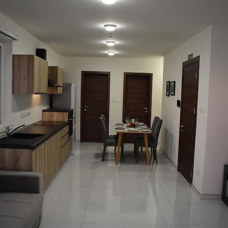 Sunset And Seaview Apartment -Brand New Меллиеха Экстерьер фото