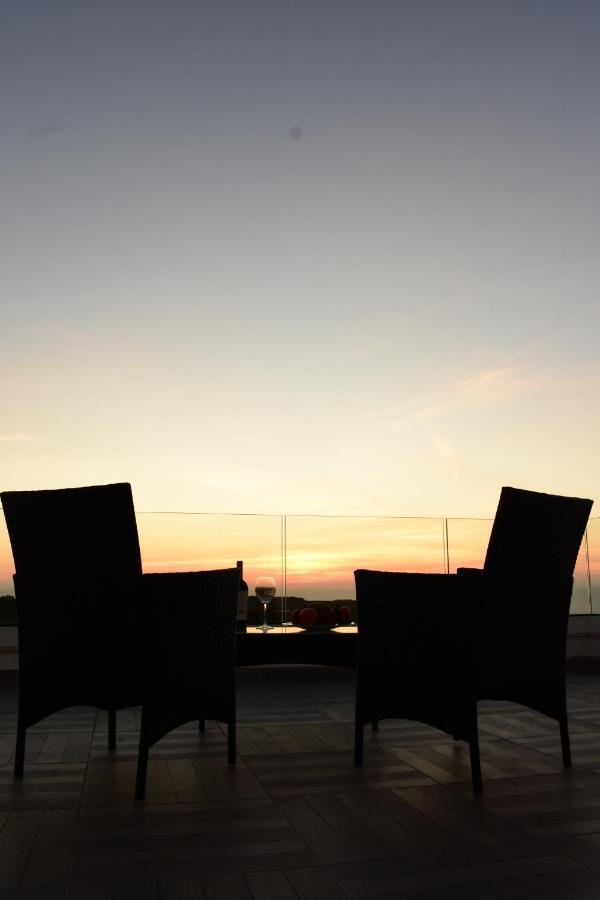 Sunset And Seaview Apartment -Brand New Меллиеха Экстерьер фото