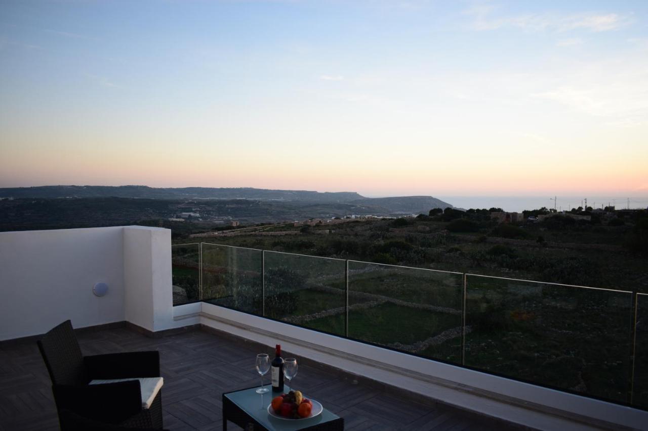 Sunset And Seaview Apartment -Brand New Меллиеха Экстерьер фото