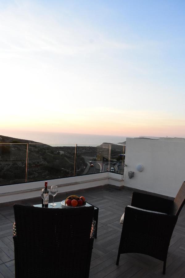 Sunset And Seaview Apartment -Brand New Меллиеха Экстерьер фото
