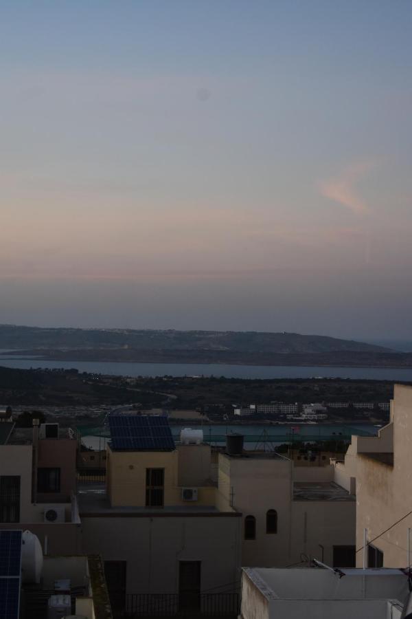 Sunset And Seaview Apartment -Brand New Меллиеха Экстерьер фото